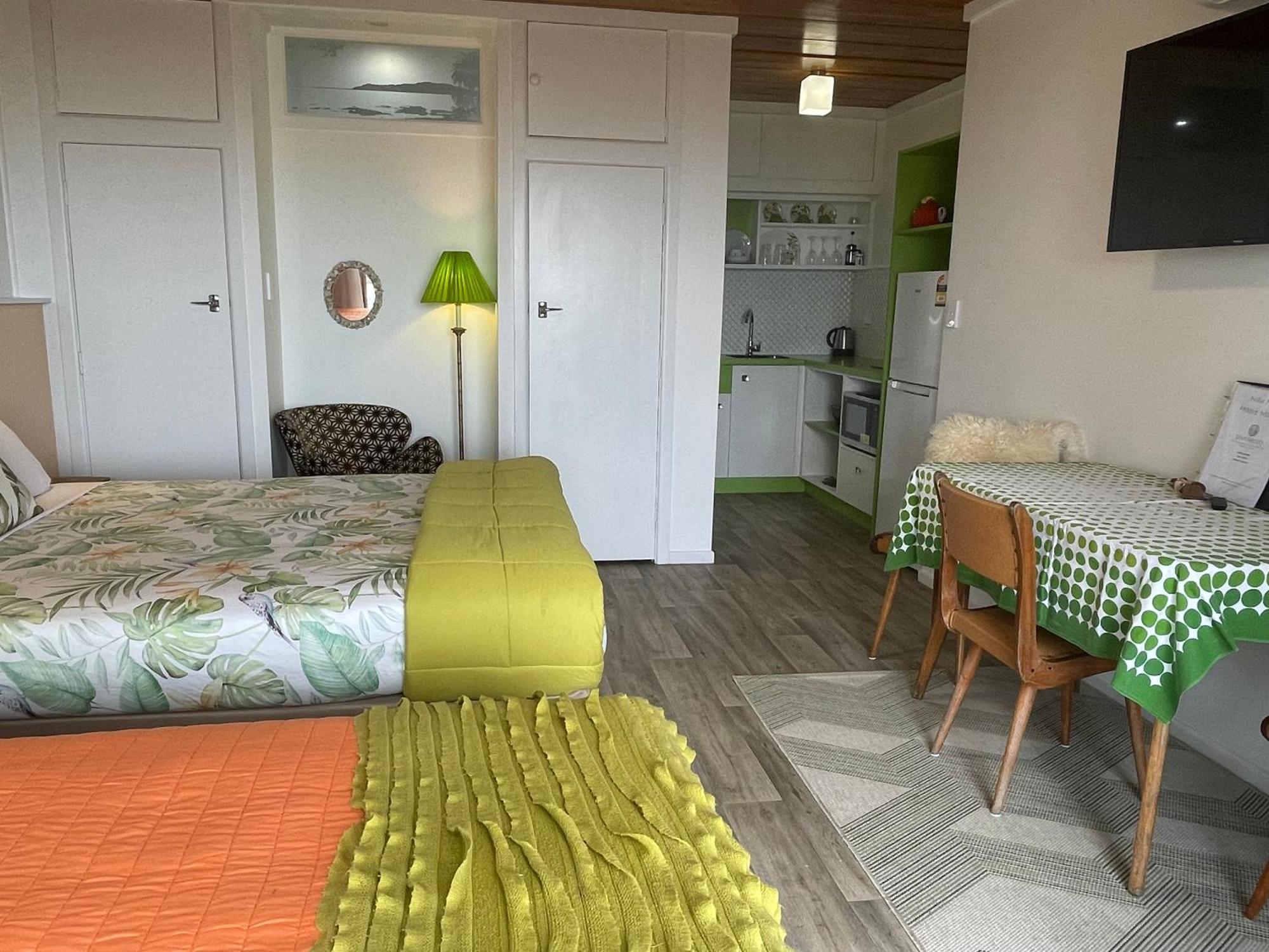 Driftwood Lodge Beachfront, Cable Bay, Northland Coopers Beach Esterno foto