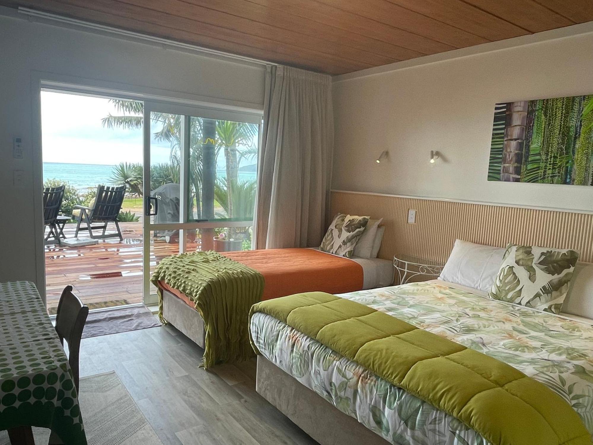 Driftwood Lodge Beachfront, Cable Bay, Northland Coopers Beach Esterno foto