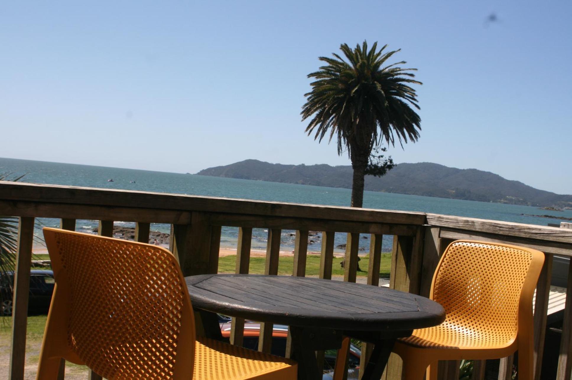Driftwood Lodge Beachfront, Cable Bay, Northland Coopers Beach Esterno foto