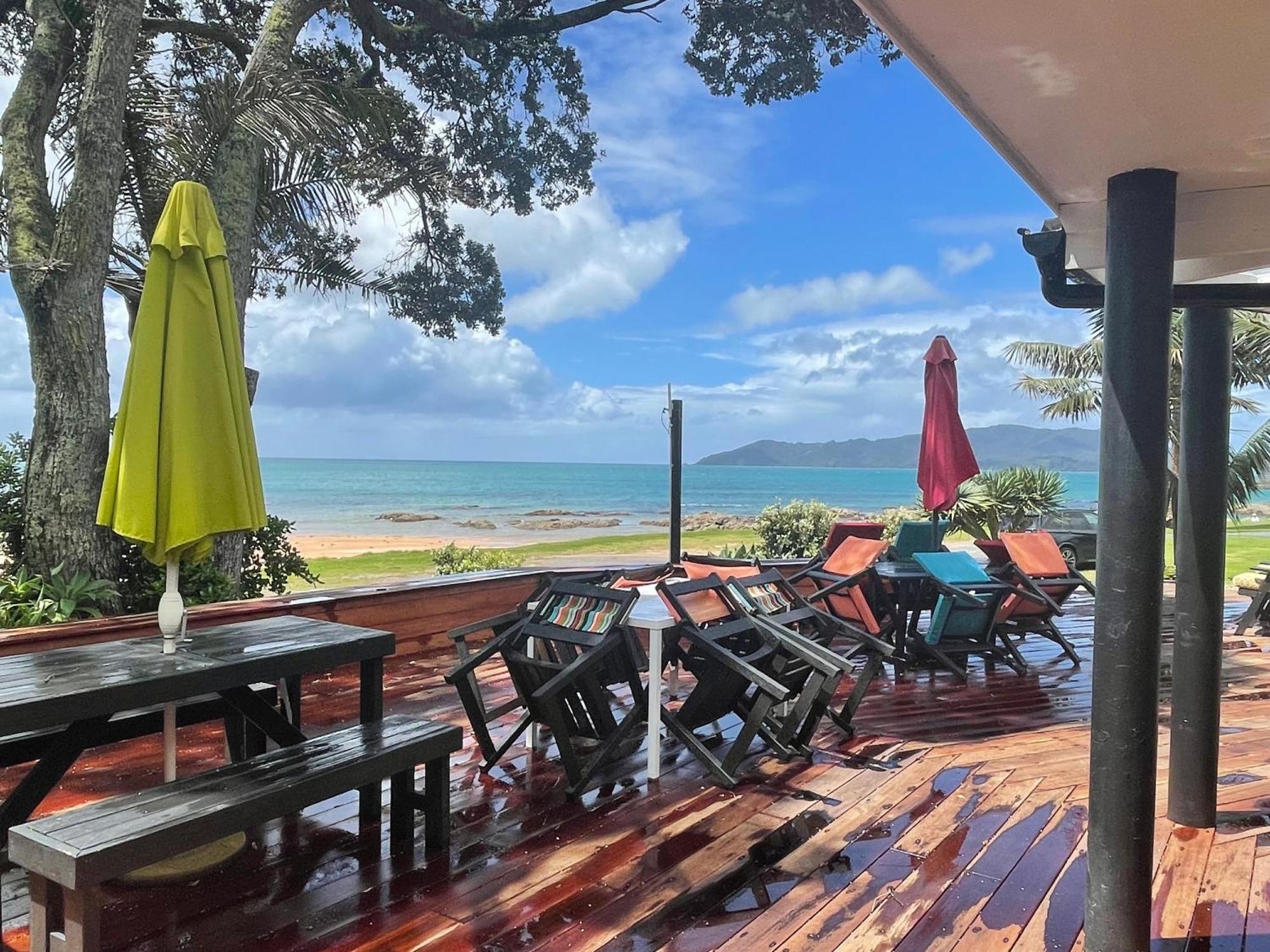 Driftwood Lodge Beachfront, Cable Bay, Northland Coopers Beach Esterno foto