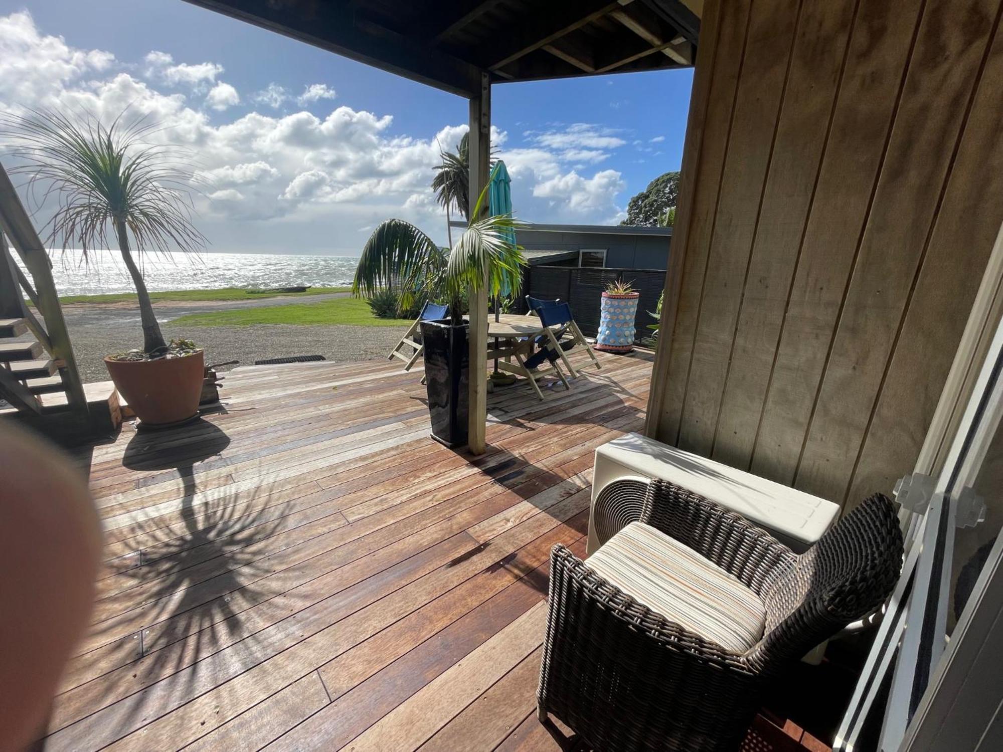 Driftwood Lodge Beachfront, Cable Bay, Northland Coopers Beach Esterno foto