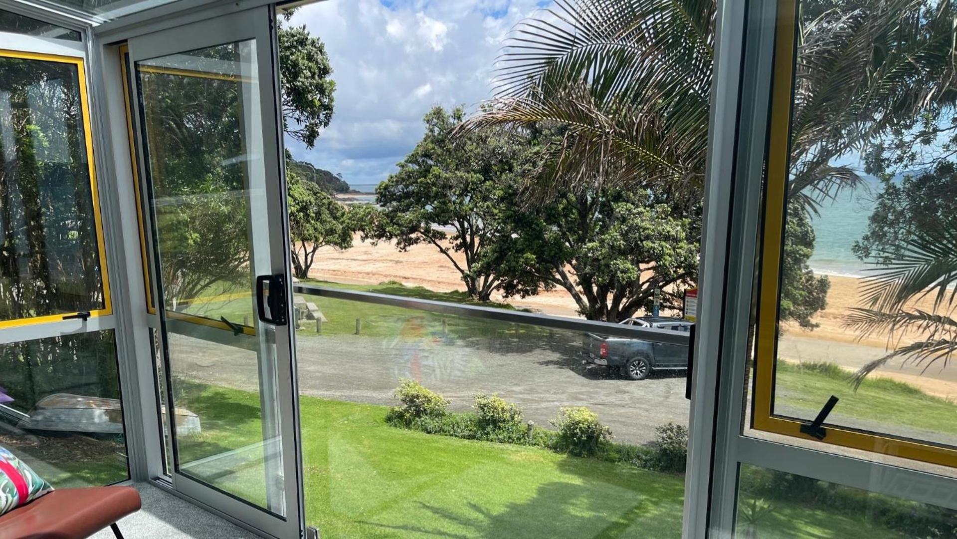 Driftwood Lodge Beachfront, Cable Bay, Northland Coopers Beach Esterno foto