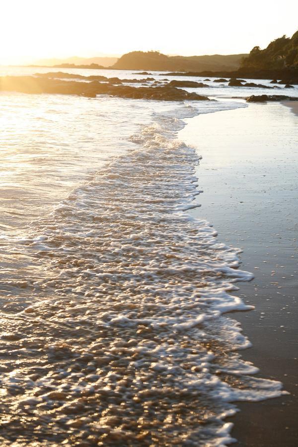 Driftwood Lodge Beachfront, Cable Bay, Northland Coopers Beach Esterno foto