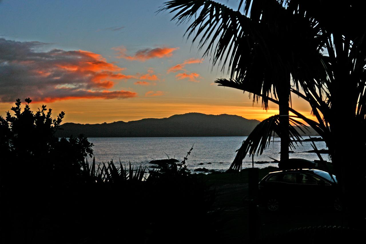 Driftwood Lodge Beachfront, Cable Bay, Northland Coopers Beach Esterno foto